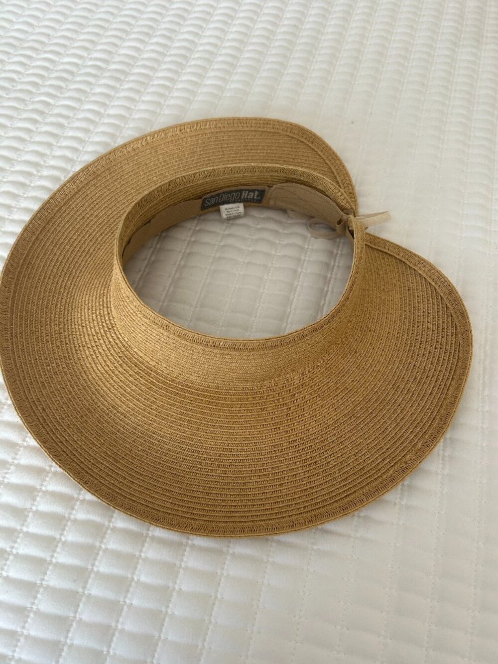 Adjustable open topped garden hat